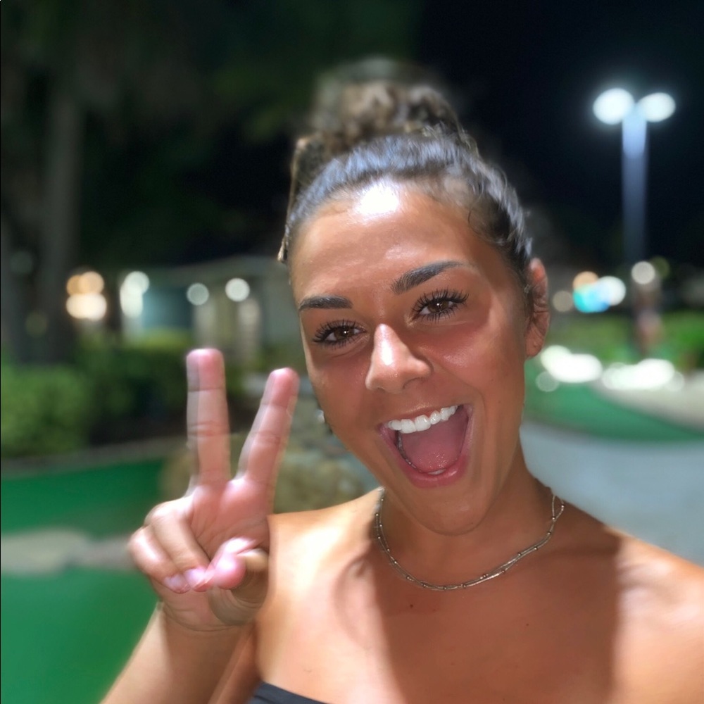 Meet your Posher, Mackenzie